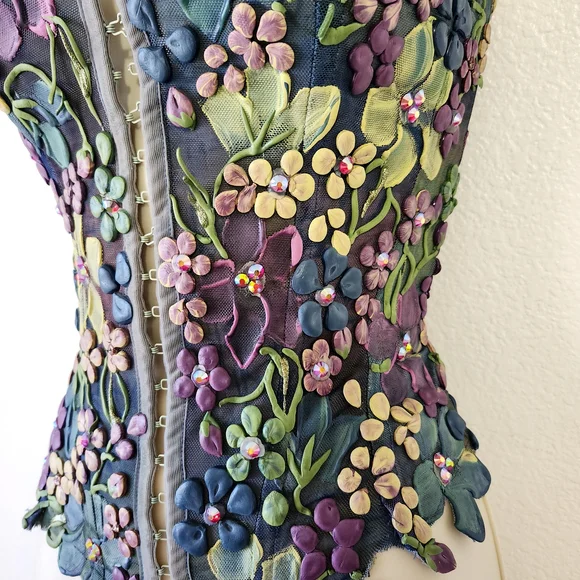 Ema Savahl 'Couture' Line Floral Embroidered Red Carpet Corset Top - Picture 3 of 14